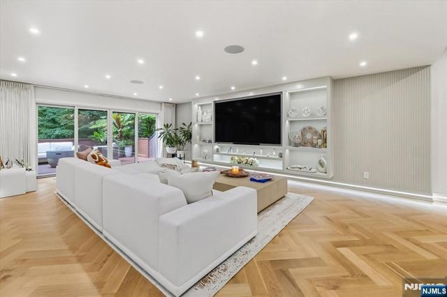51 Old Quarry Road, Englewood, NJ 07631