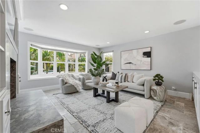 613 9th, Huntington Beach, CA 92648