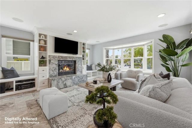 613 9th, Huntington Beach, CA 92648