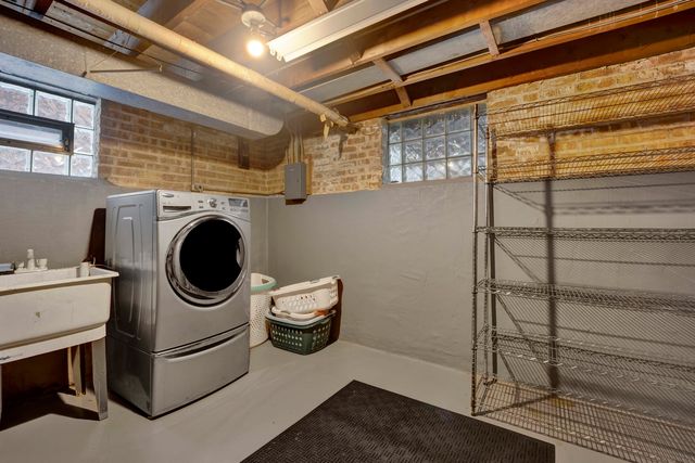 5265 W Devon Avenue, Chicago, IL 60646
