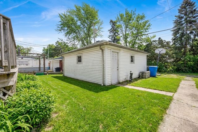 5265 W Devon Avenue, Chicago, IL 60646