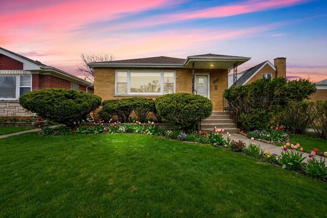 5265 W Devon Avenue, Chicago, IL 60646
