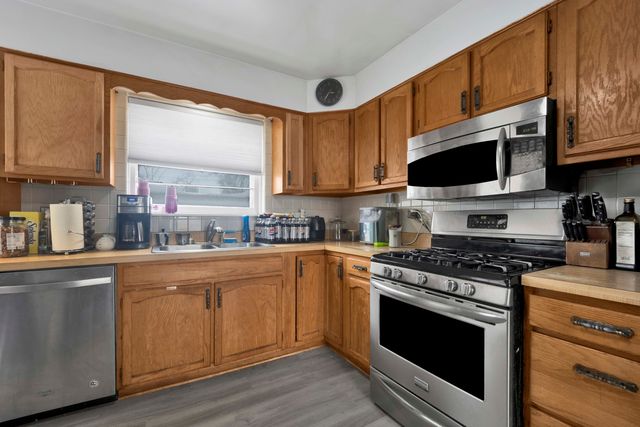 5265 W Devon Avenue, Chicago, IL 60646