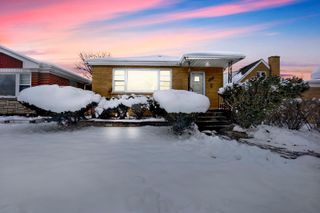 5265 W Devon Avenue, Chicago, IL 60646