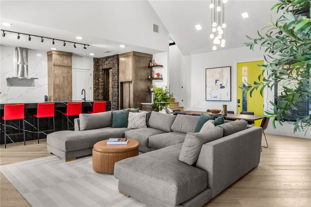 514 N Vinson, Fayetteville, AR 72701