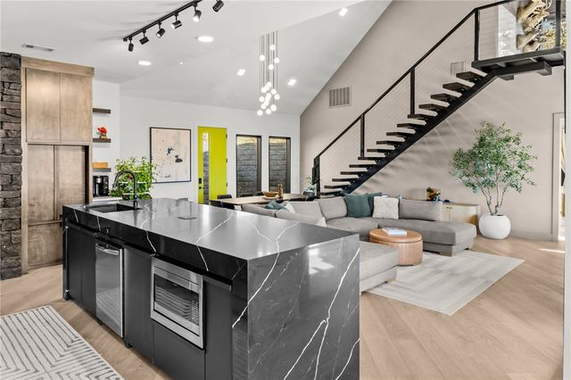 514 N Vinson, Fayetteville, AR 72701