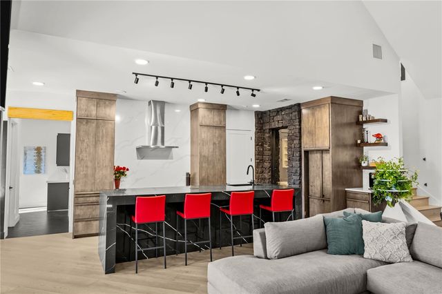 514 N Vinson, Fayetteville, AR 72701