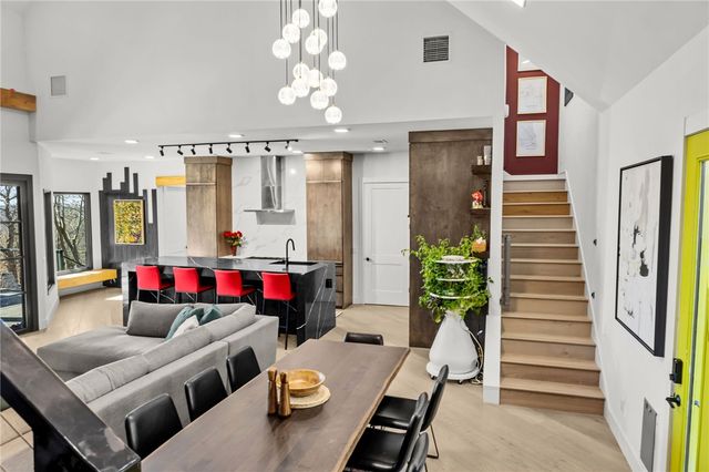 514 N Vinson, Fayetteville, AR 72701