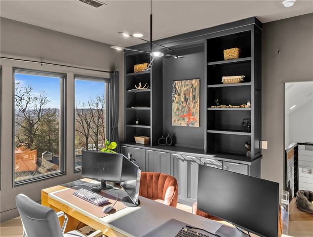 514 N Vinson, Fayetteville, AR 72701