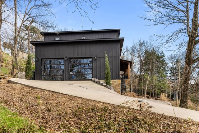 514 N Vinson, Fayetteville, AR 72701