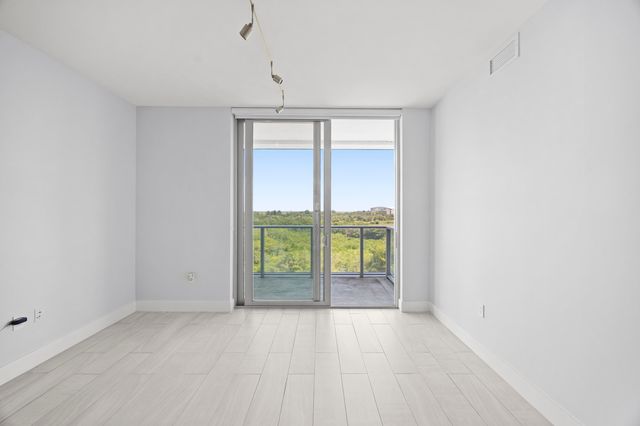 2000 Metropica Way 802, Sunrise, FL 33323