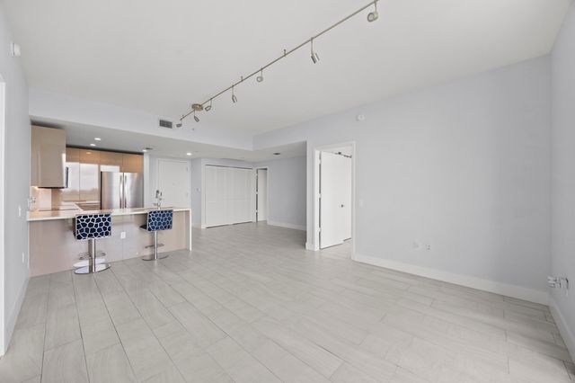 2000 Metropica Way 802, Sunrise, FL 33323