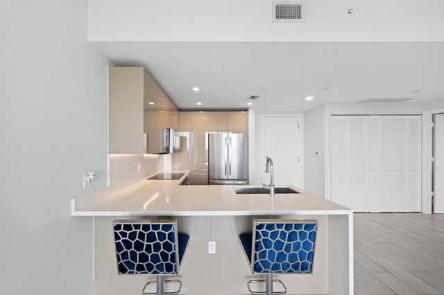 2000 Metropica Way 802, Sunrise, FL 33323