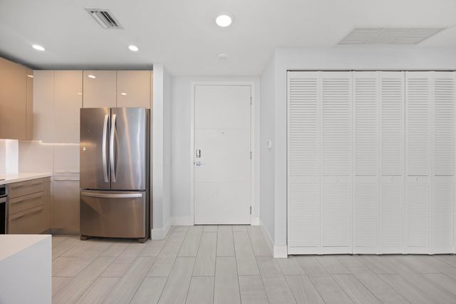 2000 Metropica Way 802, Sunrise, FL 33323