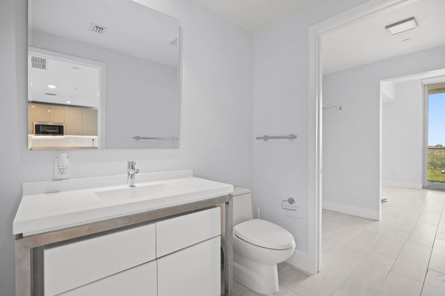2000 Metropica Way 802, Sunrise, FL 33323