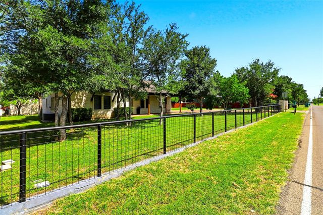 1303 Prairie Creek RD, Granite Shoals, TX 78654