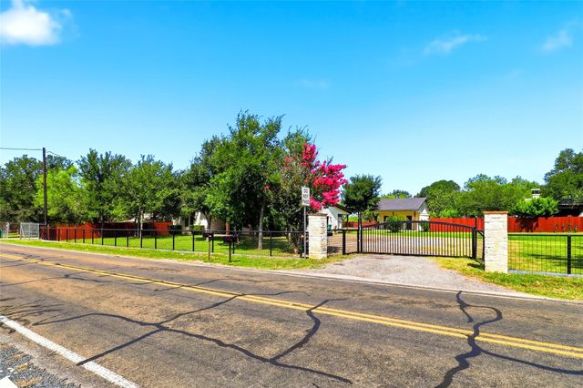 1303 Prairie Creek RD, Granite Shoals, TX 78654