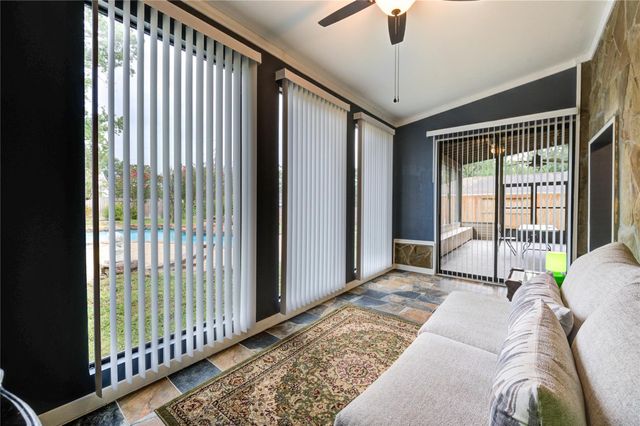 303 Shady Glen Lane, Conroe, TX 77385