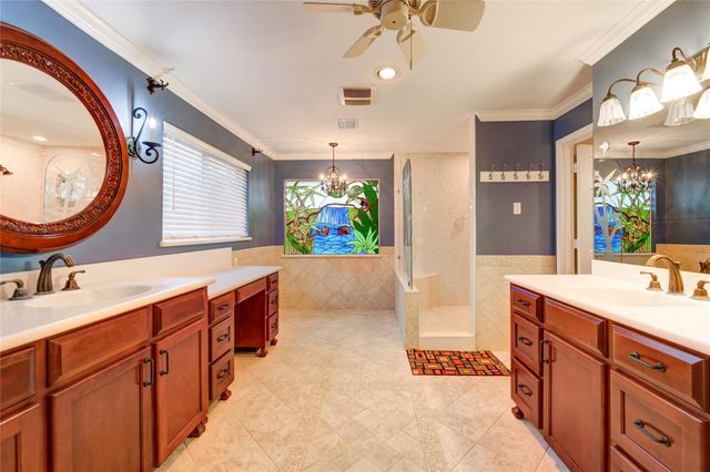 303 Shady Glen Lane, Conroe, TX 77385