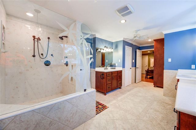 303 Shady Glen Lane, Conroe, TX 77385