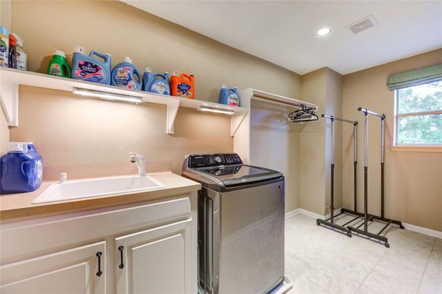 303 Shady Glen Lane, Conroe, TX 77385