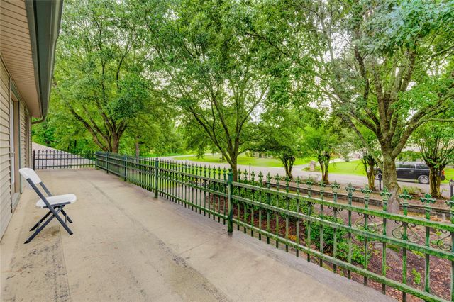 303 Shady Glen Lane, Conroe, TX 77385