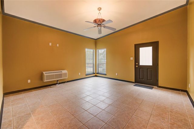 303 Shady Glen Lane, Conroe, TX 77385