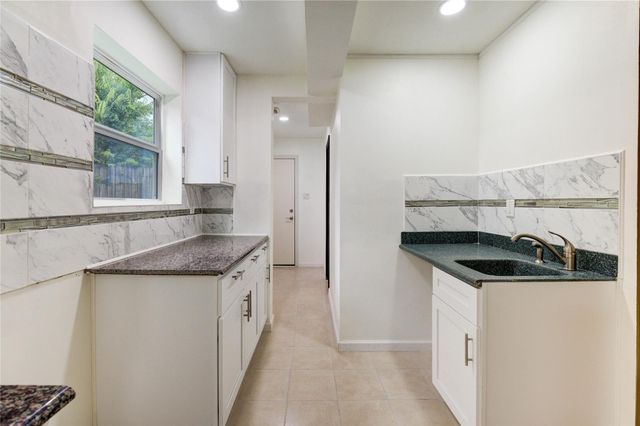 303 Shady Glen Lane, Conroe, TX 77385