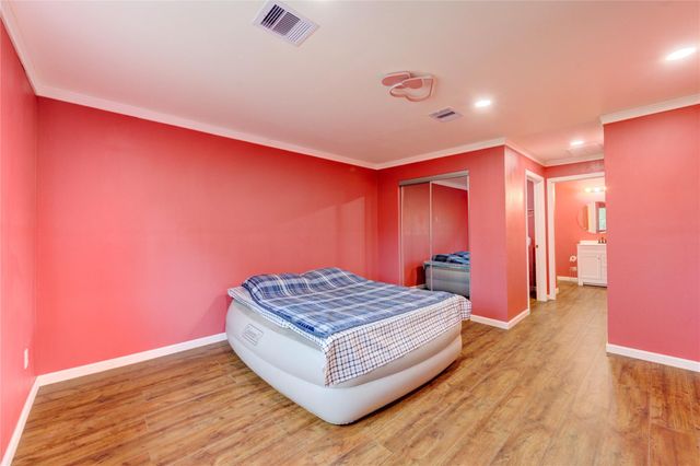 303 Shady Glen Lane, Conroe, TX 77385