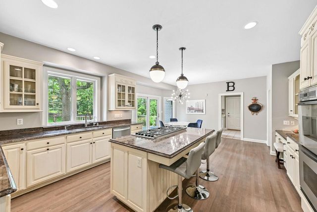 4025 W Stonefield ROAD, Mequon, WI 53092