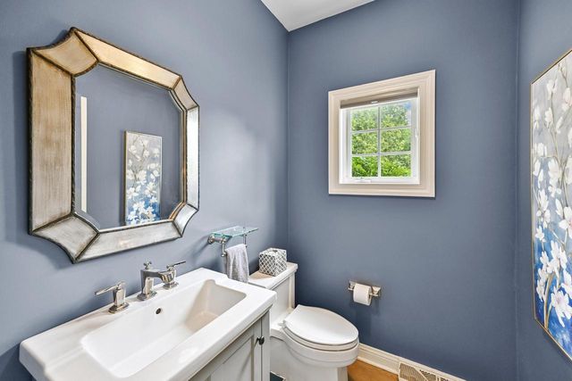 4025 W Stonefield ROAD, Mequon, WI 53092