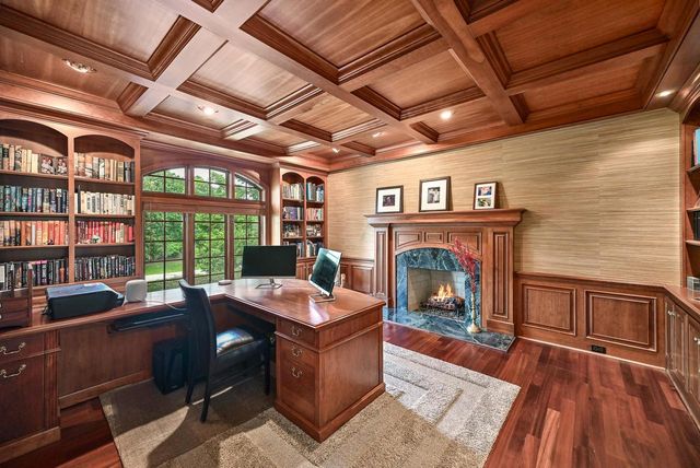 4025 W Stonefield ROAD, Mequon, WI 53092