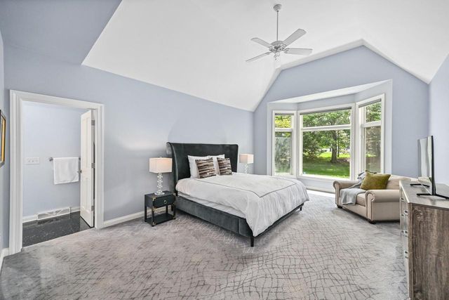 4025 W Stonefield ROAD, Mequon, WI 53092