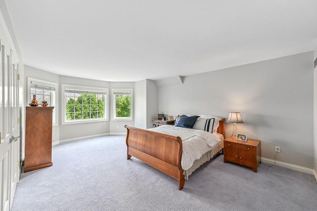 4025 W Stonefield ROAD, Mequon, WI 53092