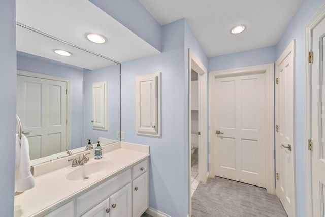 4025 W Stonefield ROAD, Mequon, WI 53092