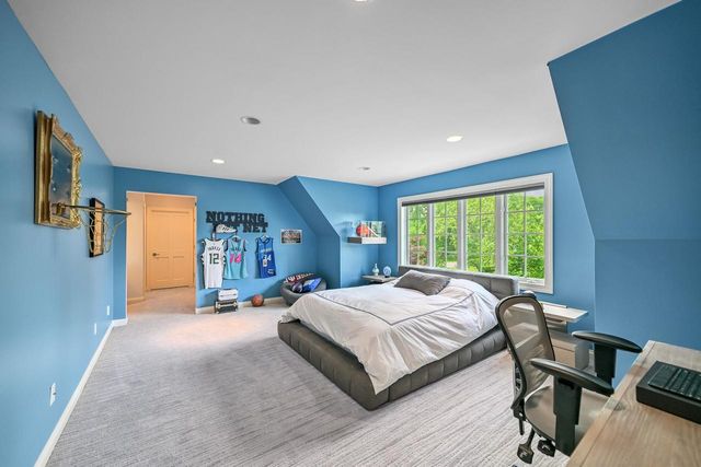4025 W Stonefield ROAD, Mequon, WI 53092