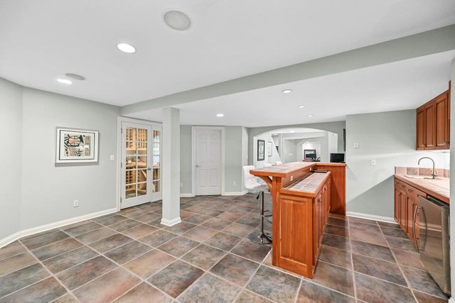 4025 W Stonefield ROAD, Mequon, WI 53092