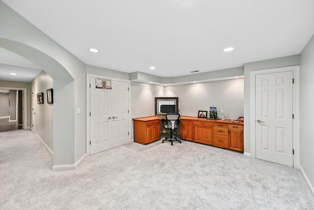 4025 W Stonefield ROAD, Mequon, WI 53092