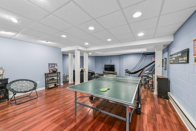 4025 W Stonefield ROAD, Mequon, WI 53092