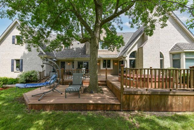 4025 W Stonefield ROAD, Mequon, WI 53092