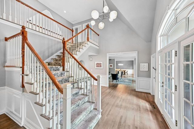 4025 W Stonefield ROAD, Mequon, WI 53092