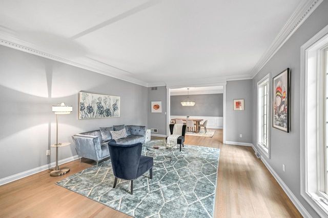 4025 W Stonefield ROAD, Mequon, WI 53092