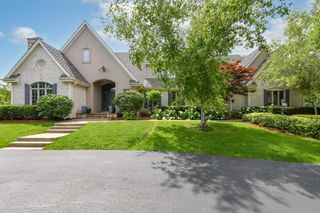 4025 W Stonefield ROAD, Mequon, WI 53092
