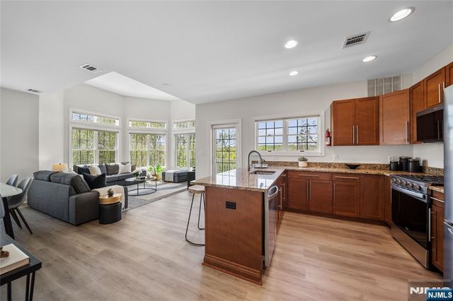 1415 Windsor Park Court 415, Englewood, NJ 07631