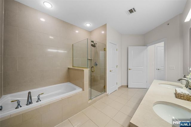 1415 Windsor Park Court 415, Englewood, NJ 07631