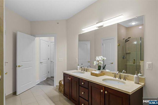 1415 Windsor Park Court 415, Englewood, NJ 07631
