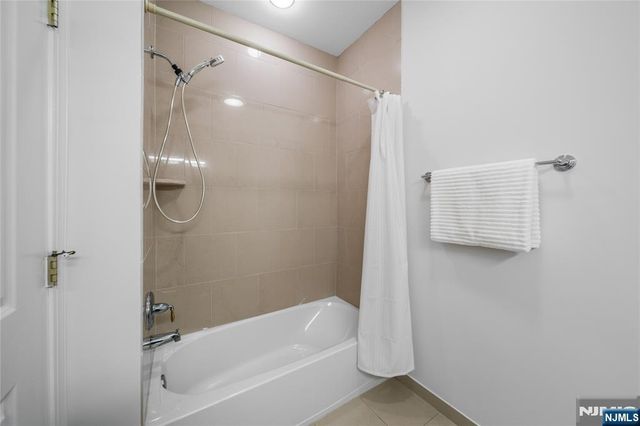 1415 Windsor Park Court 415, Englewood, NJ 07631