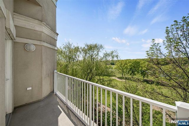 1415 Windsor Park Court 415, Englewood, NJ 07631