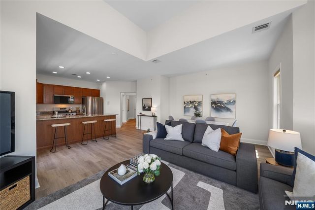 1415 Windsor Park Court 415, Englewood, NJ 07631