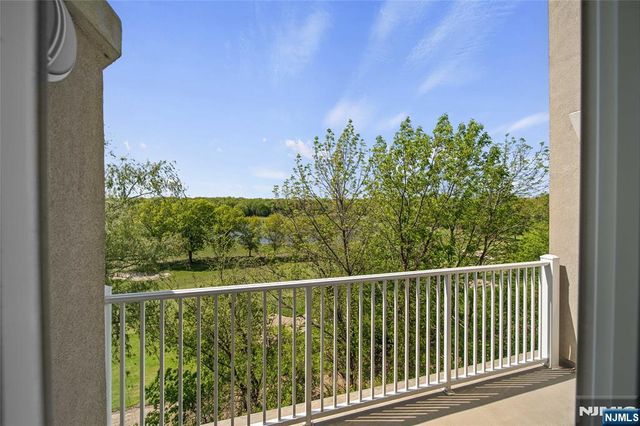 1415 Windsor Park Court 415, Englewood, NJ 07631